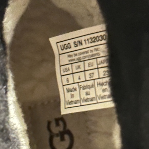 UGG Raincloud lace black boots size 6 NWT - Picture 9 of 10